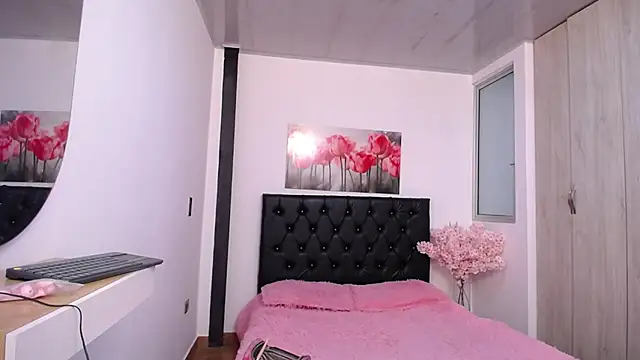 pinky f00x online show from January 2026 07:54:01 PM