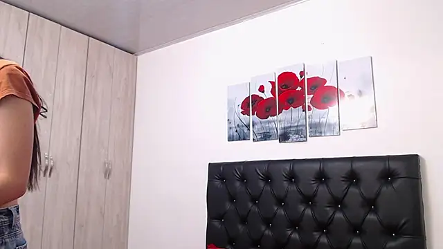 pinky f00x online show from November 2025 07:39:01 PM