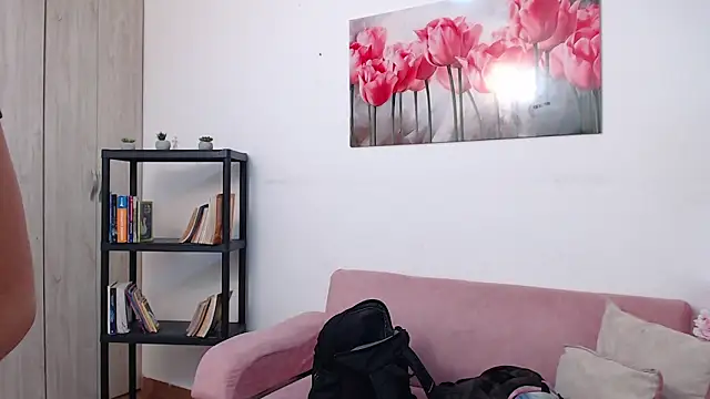 pinky f00x online show from March 2026 07:03:01 PM