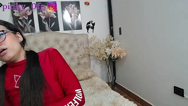 pinky f00x online show from October 2025 12:08:02 AM