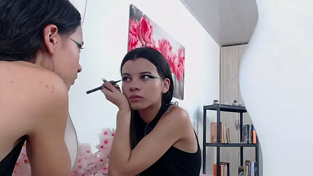 pinky f00x online show from April 2026 07:48:02 PM