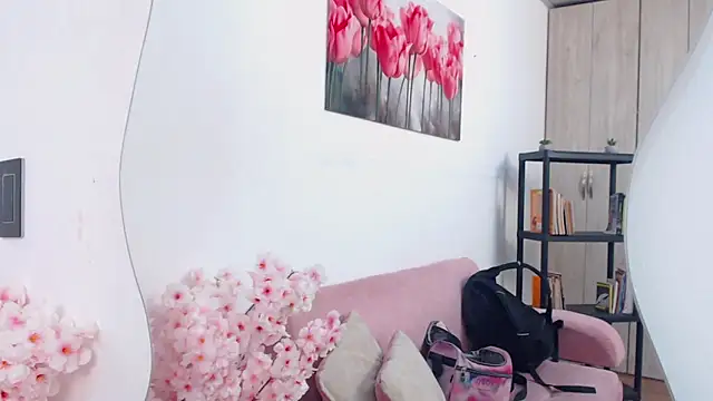 pinky f00x online show from April 2026 07:26:02 PM