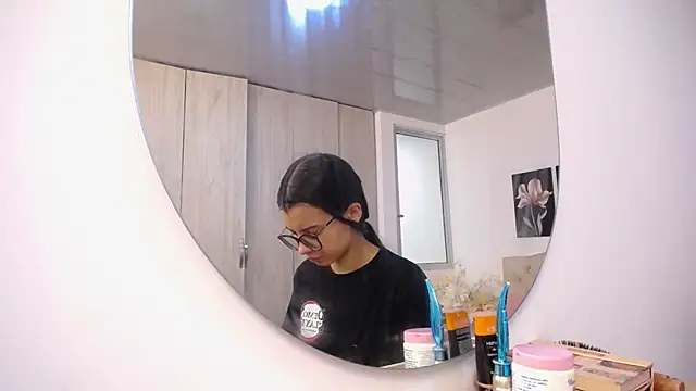 pinky f00x online show from April 2026 07:31:02 PM