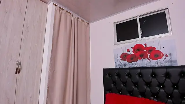 pinky f00x online show from June 2026 07:26:02 PM