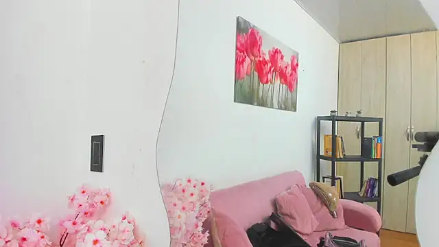 pinky f00x online show from June 2026 07:30:01 PM