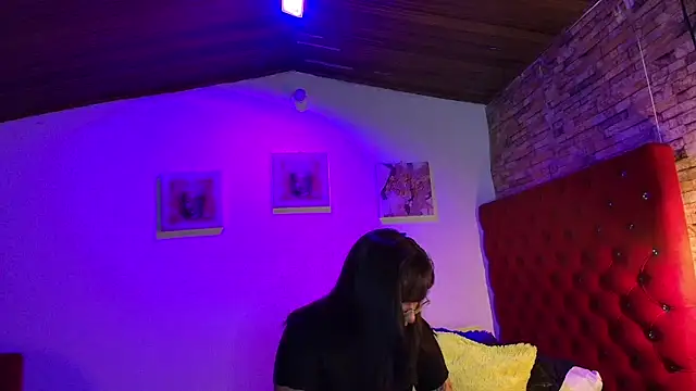 Snapshot of Victoria_Thompson1 chatting on November 2025 08:35:02 PM Victoria Thompson1 online show from November 2025 08:35:02 PM