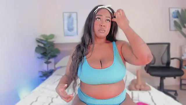 Niicol Jenner online show from March 2026 04:55:01 AM