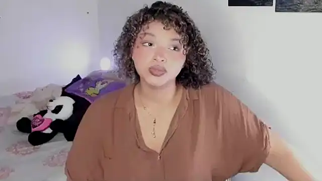 chloe kisses online show from March 2026 12:07:02 PM