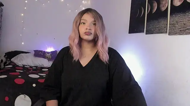 chloe kisses online show from May 2026 11:33:02 AM