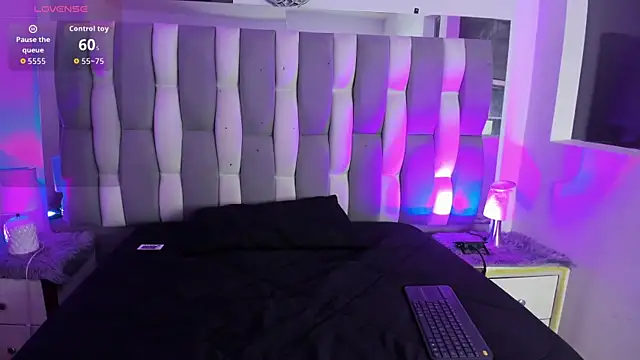 Adaara Rey online show from November 2025 08:41:02 PM