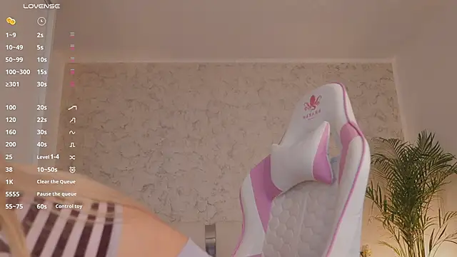 daisyblushh online show from April 2026 03:07:01 PM