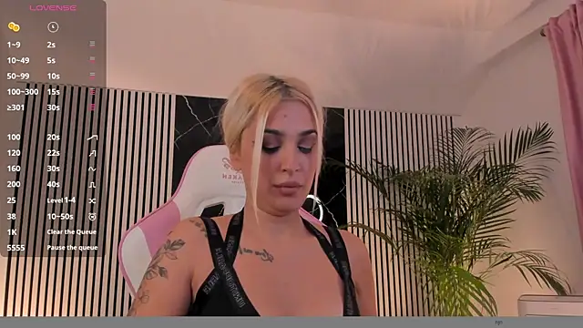 daisyblushh online show from October 2025 07:37:01 PM