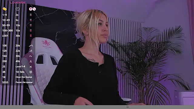 daisyblushh online show from November 2025 05:38:01 PM