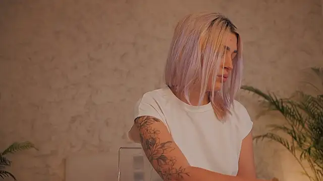 daisyblushh online show from February 2026 03:12:02 PM