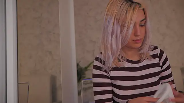 daisyblushh online show from February 2026 03:12:01 PM