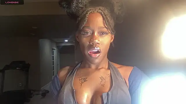 Snapshot of maskedgirl5005 chatting on September 2025 08:38:01 PM maskedgirl5005 online show from September 2025 08:38:01 PM