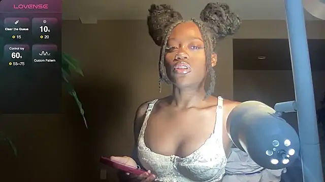 Snapshot of maskedgirl5005 chatting on September 2025 10:09:02 PM maskedgirl5005 online show from September 2025 10:09:02 PM