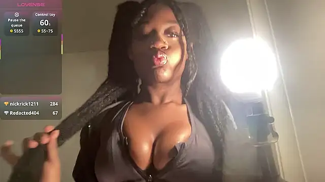 Snapshot of maskedgirl5005 chatting on October 2025 02:42:02 AM maskedgirl5005 online show from October 2025 02:42:02 AM