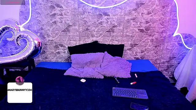 MaryAnneeXOO online show from March 2026 06:11:01 PM