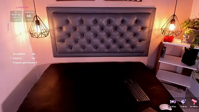 aisha duque online show from December 2025 08:04:02 PM