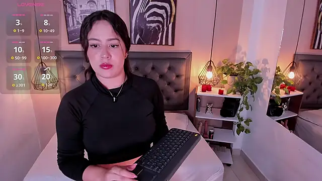 aisha duque online show from October 2025 07:47:02 PM