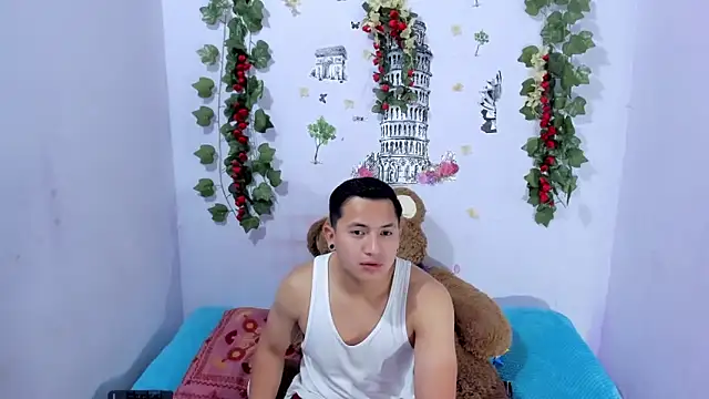 NataliaAndJulliam online show from October 2025 06:28:01 AM