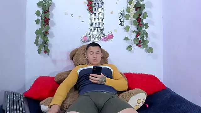 NataliaAndJulliam online show from March 2026 05:02:02 AM