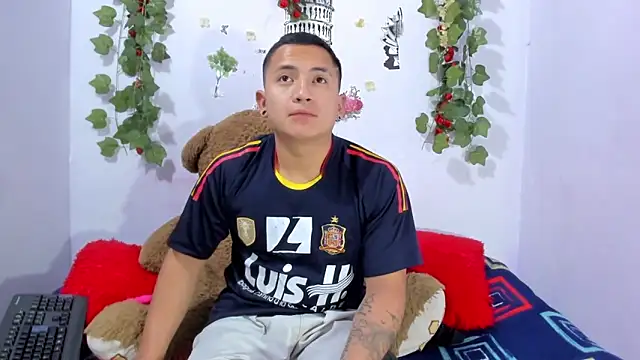 NataliaAndJulliam online show from February 2026 05:07:01 AM