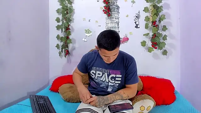 NataliaAndJulliam online show from February 2026 03:09:02 AM