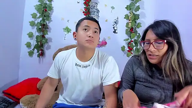 NataliaAndJulliam online show from February 2026 04:29:02 AM