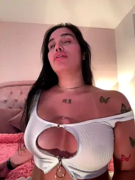 Bella  Wood online show from December 2025 08:32:02 PM