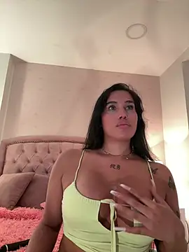 Bella  Wood online show from February 2026 11:04:02 PM