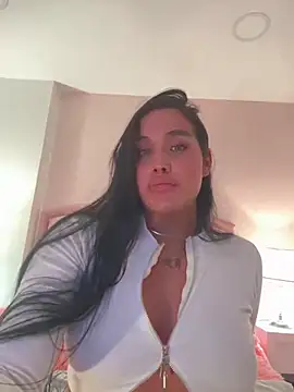 Bella  Wood online show from May 2026 12:39:02 AM