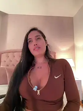 Snapshot of Bella__Wood chatting on July 2026 08:38:02 PM Bella Wood online show from July 2026 08:38:02 PM