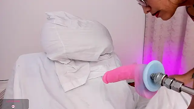 arynaughty20 online show from November 2025 04:22:01 PM