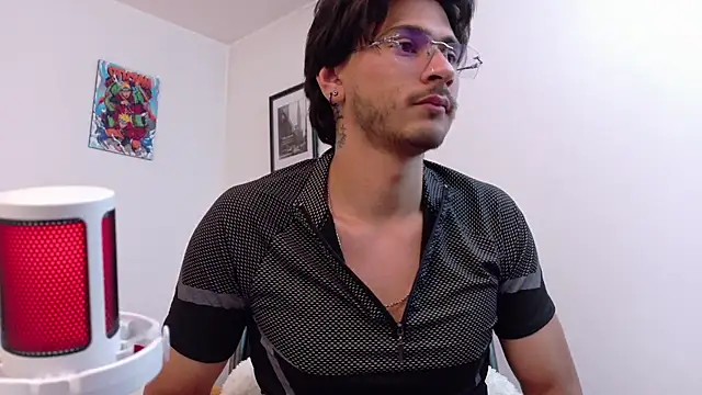 Snapshot of Elian_savoy chatting on June 2026 01:58:02 AM Elian savoy online show from June 2026 01:58:02 AM