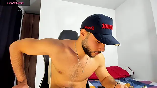 Snapshot of bryan_mugn chatting on November 2025 11:42:02 PM bryan mugn online show from November 2025 11:42:02 PM