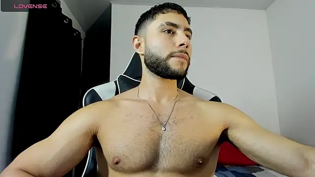 Snapshot of bryan_mugn chatting on November 2025 05:51:02 AM bryan mugn online show from November 2025 05:51:02 AM