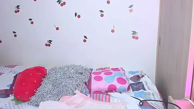 Snapshot of candy_hot999 chatting on January 2026 10:14:02 PM candy hot999 online show from January 2026 10:14:02 PM