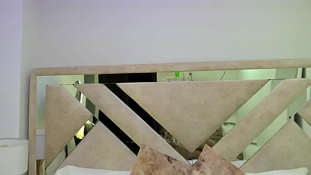 ximena vasquez8 online show from December 2025 04:16:02 AM