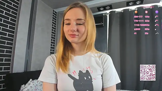 Snapshot of ElvinaRose chatting on September 2025 03:34:02 AM ElvinaRose online show from September 2025 03:34:02 AM