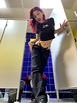 Snapshot of Cum_girlss chatting on November 2025 03:22:01 AM Cum girlss online show from November 2025 03:22:01 AM