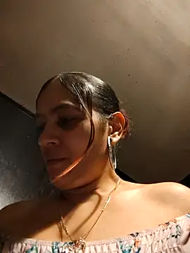 Snapshot of butterflykhash89 chatting on September 2025 03:40:02 AM butterflykhash89 online show from September 2025 03:40:02 AM