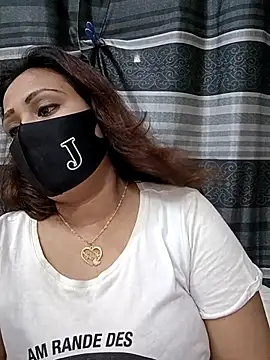 Snapshot of Mow_955 chatting on November 2025 06:33:02 PM Mow 955 online show from November 2025 06:33:02 PM