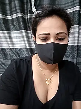 Snapshot of Mow_955 chatting on November 2025 06:44:01 PM Mow 955 online show from November 2025 06:44:01 PM