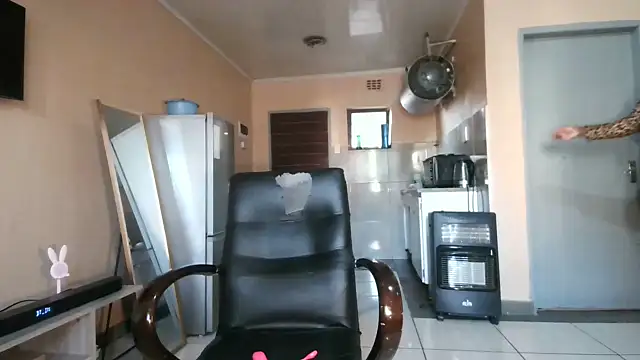 BusybooobsXXX3 online show from October 2025 04:11:02 AM