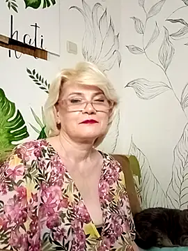Snapshot of Catty_Lady chatting on June 2026 07:33:01 PM Catty Lady online show from June 2026 07:33:01 PM