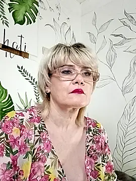 Catty Lady online show from May 2026 08:15:01 PM