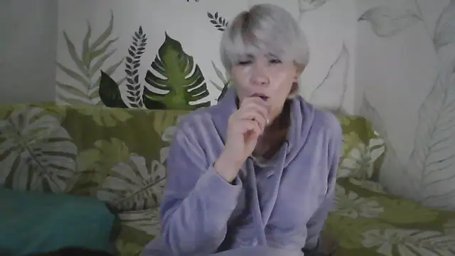 Catty Lady online show from December 2025 07:36:05 PM