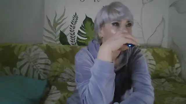 Catty Lady online show from January 2026 06:00:02 PM